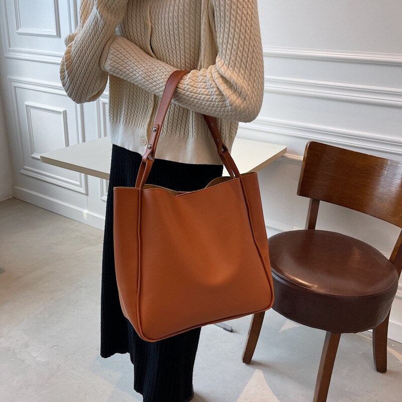2023 New Women Handbags Famous Brand Shoulder Bags Shopping and Travel Bags Large Capacity Female's Bags Made of Leather 新款女士大容量皮革手提包