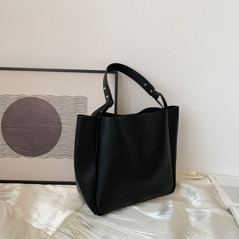 2023 New Women Handbags Famous Brand Shoulder Bags Shopping and Travel Bags Large Capacity Female's Bags Made of Leather 新款女士大容量皮革手提包