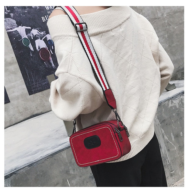 Vintage Printing Wide Strap Crossbody Bags Women Designer Luxury Pu Leather Lady Shoulder Messenger Bag Small Flap Square Female 復古印花寬帶皮革方形單肩袋