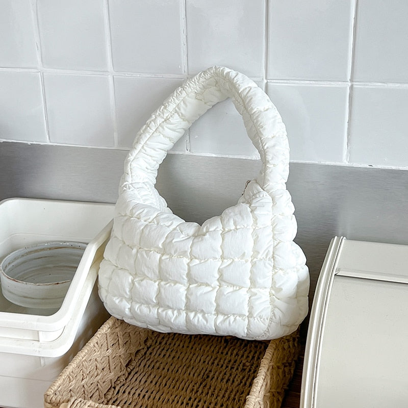 2023 New Summer Zipper Women's Bag Woman Quilted Plicated Handbags Luxury Nylon Light Hobos Purses Ins Ladies Small Cloud Bag 新款夏季拉鍊女裝小雲袋