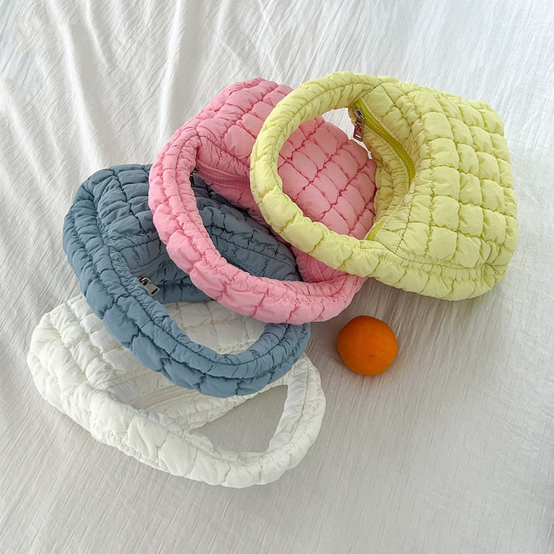 2023 New Summer Zipper Women's Bag Woman Quilted Plicated Handbags Luxury Nylon Light Hobos Purses Ins Ladies Small Cloud Bag 新款夏季拉鍊女裝小雲袋