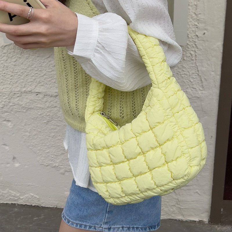 2023 New Summer Zipper Women's Bag Woman Quilted Plicated Handbags Luxury Nylon Light Hobos Purses Ins Ladies Small Cloud Bag 新款夏季拉鍊女裝小雲袋
