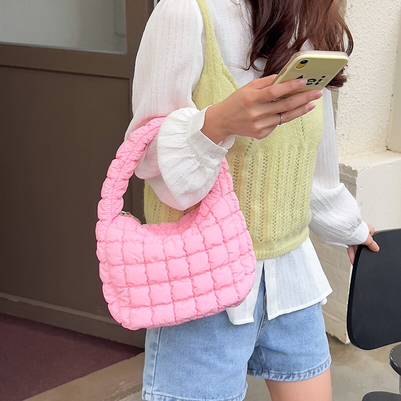2023 New Summer Zipper Women's Bag Woman Quilted Plicated Handbags Luxury Nylon Light Hobos Purses Ins Ladies Small Cloud Bag 新款夏季拉鍊女裝小雲袋