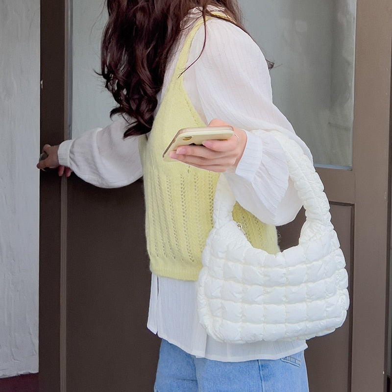 2023 New Summer Zipper Women's Bag Woman Quilted Plicated Handbags Luxury Nylon Light Hobos Purses Ins Ladies Small Cloud Bag 新款夏季拉鍊女裝小雲袋