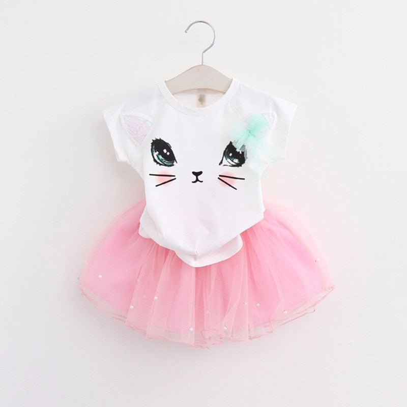 Summer Baby Girls Princess Dress 2pcs Set (Cute Cartoon Cat Print T-shirt Top+Mesh Tutu Skirt Toddler Kids Outfits Clothes) 夏季女嬰公主裙 2 件套裝（可愛卡通印花 T 恤 + 網眼芭蕾舞短裙兒童服裝）