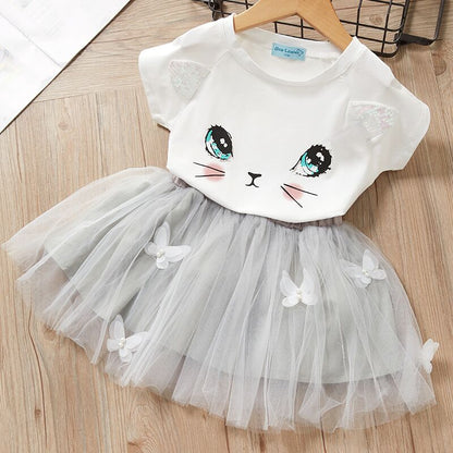 Summer Baby Girls Princess Dress 2pcs Set (Cute Cartoon Cat Print T-shirt Top+Mesh Tutu Skirt Toddler Kids Outfits Clothes) 夏季女嬰公主裙 2 件套裝（可愛卡通印花 T 恤 + 網眼芭蕾舞短裙兒童服裝）